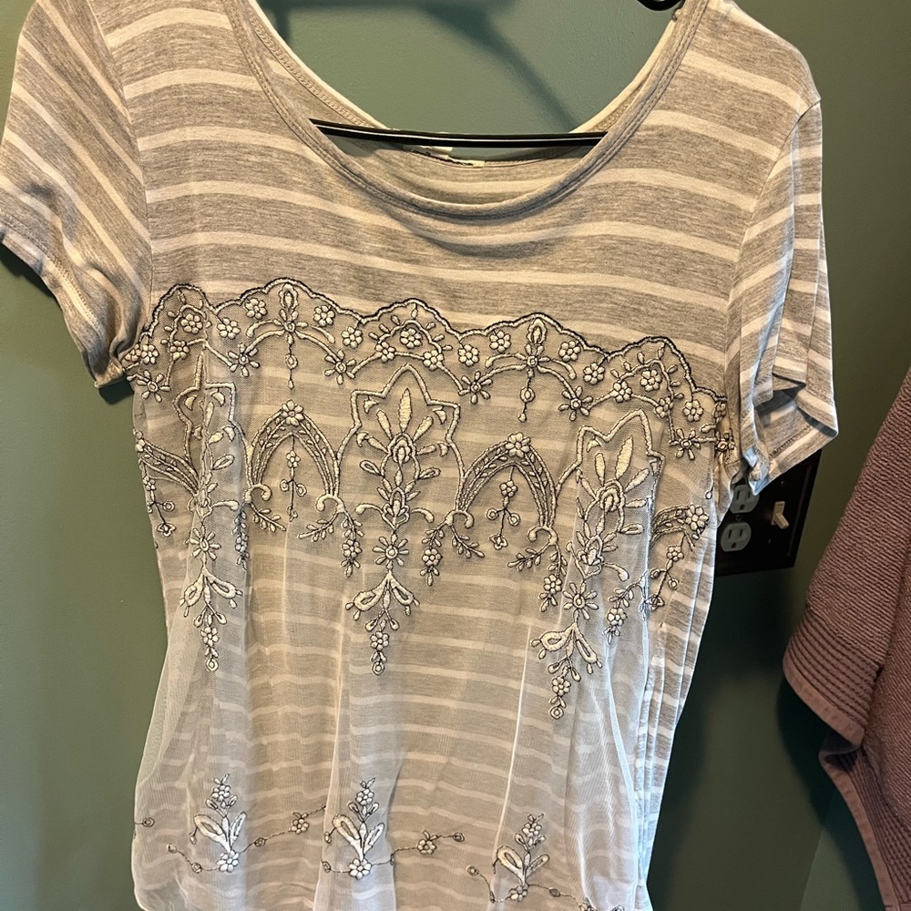 Maurice’s Lacey t shirt